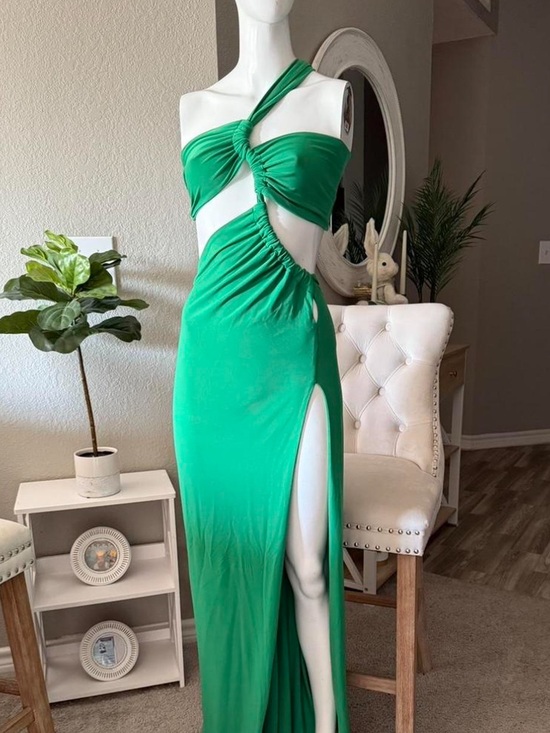 Melani The Label Dresses & Skirts - Melani the Label green medium maxi dress